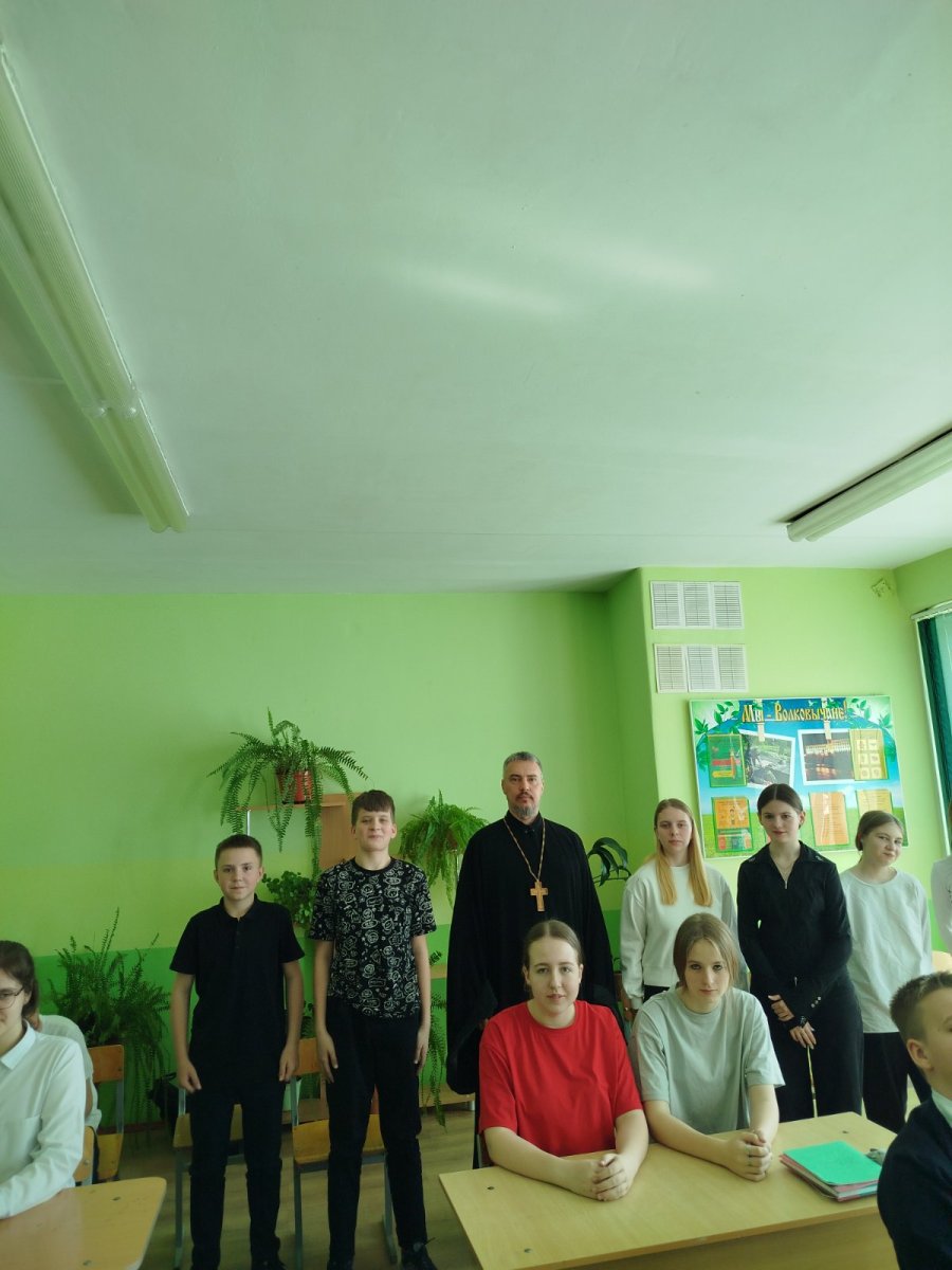 Беседа со священнослужителем на тему: «Молитва за мир: духовное наследие Великой Победы»