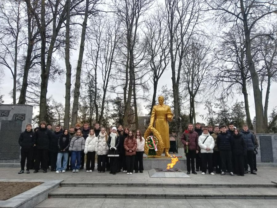 Торжественная линейка-митинг «Мы помним!»
