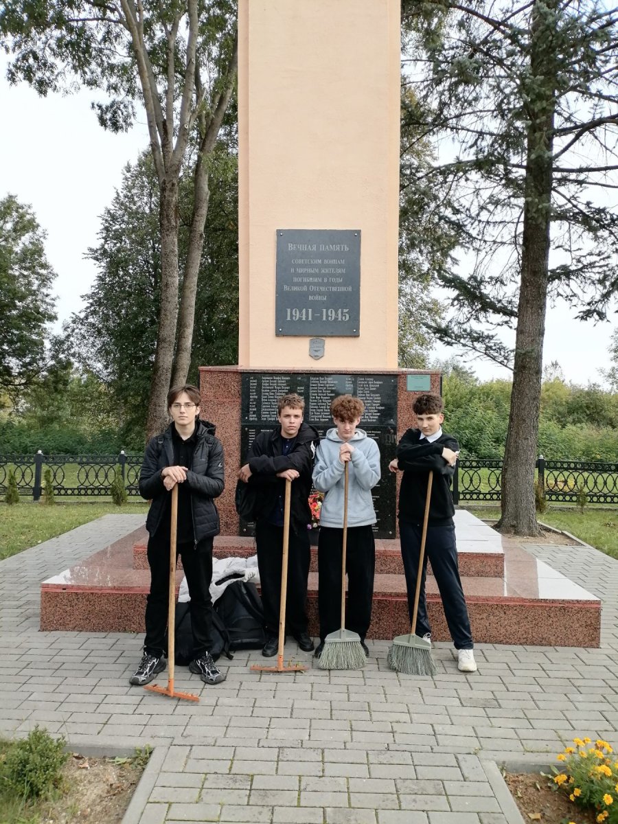 Акция по благоустройству мемориалов и памятников воинской славы.