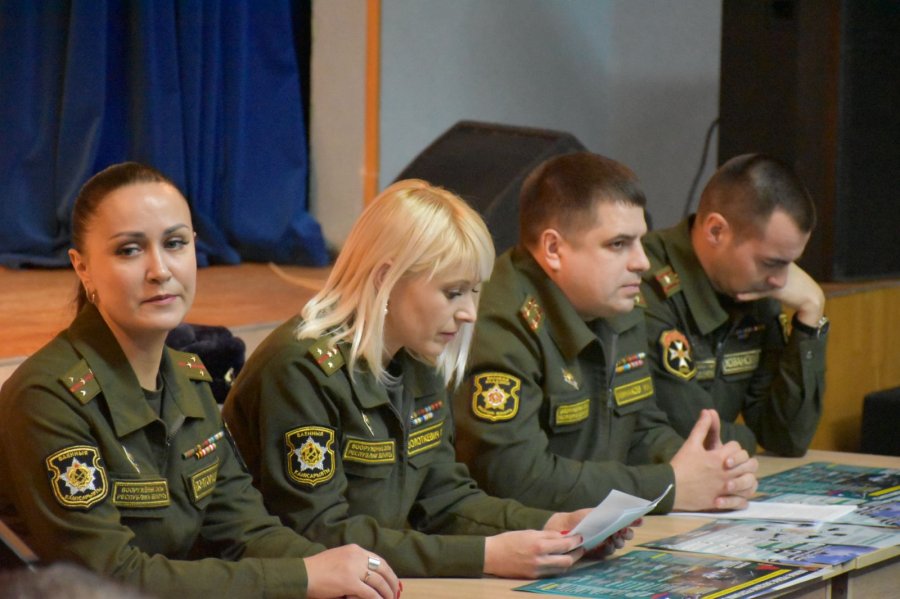 Беседа  представителей военных учебных заведений и  группы отбора и изучения на военную службу Военного комиссариата Гродненской области 