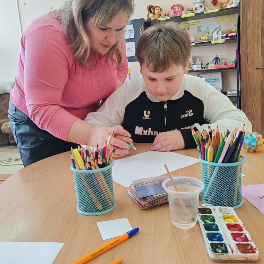 «Секреты семьи: краски против вопросов»