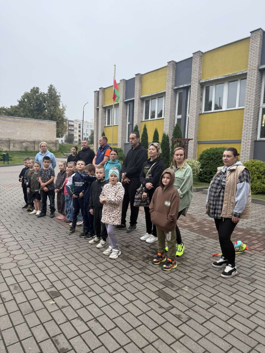 Линейка, посвящённая открытию спортивного праздника 