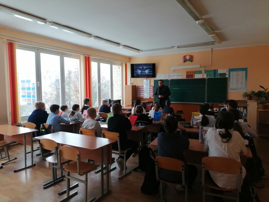 🏛️ Онлайн‑экскурсия «Брестская крепость‑герой» в V «А» классе! 🏛️